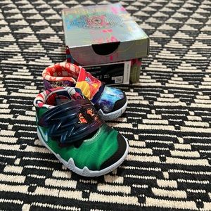 KIDS - Nike Kyrie Kybrid - baby shoes multicolor - SIZE 2 C